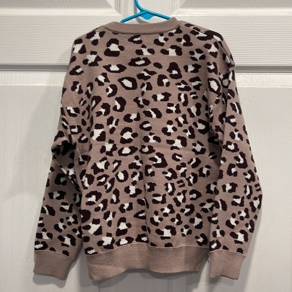Cheetah print girls sweater - Picture 2 of 4
